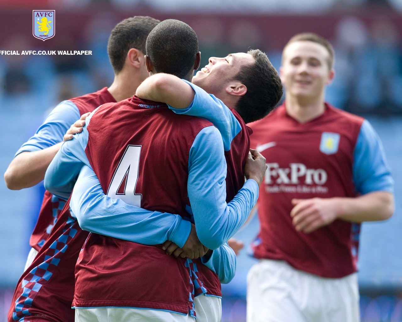 当选全场最佳：姆博莫本轮非洲杯数据一览（姆博莫当选全场最佳：本轮非洲杯数据盘点）