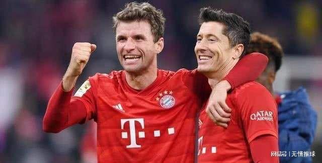 足球国足后防双塔表现稳固