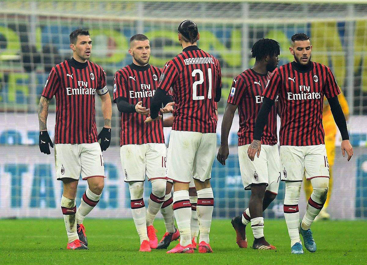 欧冠淘汰赛前瞻：巴萨对阵曼联,