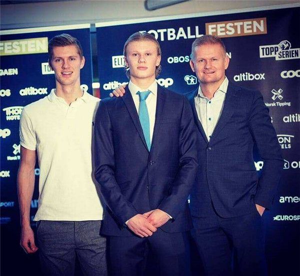 早报：进球大战曼联4-4樱桃；贝蒂斯闷平巴列卡诺（晨报：曼联与樱桃4-4上演进球大战；贝蒂斯与巴列卡诺闷平收场）