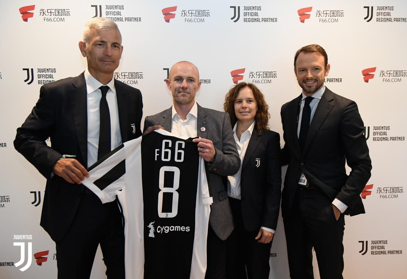 马塞洛儿子恩佐代表皇马在青年欧冠首秀，马塞洛在场边见证（恩佐代表皇马完成青年欧冠首秀，马塞洛场边观战）