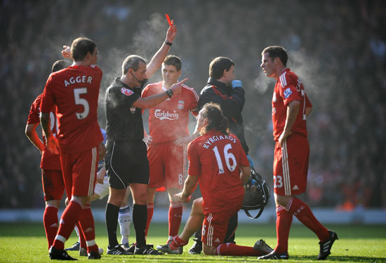 背身列队被罚，拉普拉塔大学生官方：将上诉，支持贝隆和全队