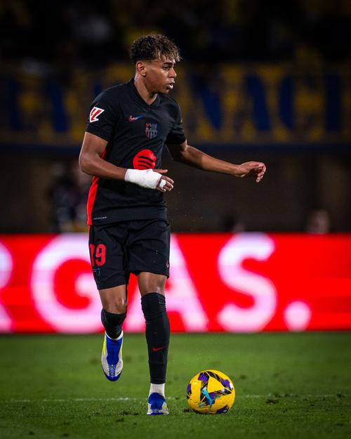 博涅克：莱万去米兰可能性不大，希望他去美国或中东赚钱（博涅克：莱万加盟米兰希望渺茫，更看好他赴美或中东淘金）