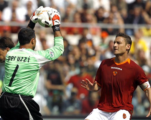 2025中超官方最佳球员候选：瓦科、莱昂纳多领衔，王钰栋在列（2025中超年度最佳球员官方候选名单：莱昂纳多、瓦科领衔，王钰栋入选）