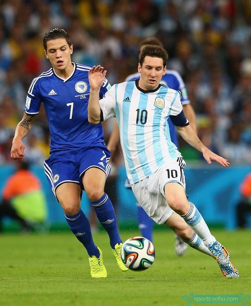 前锋突破射门命中率持续上升