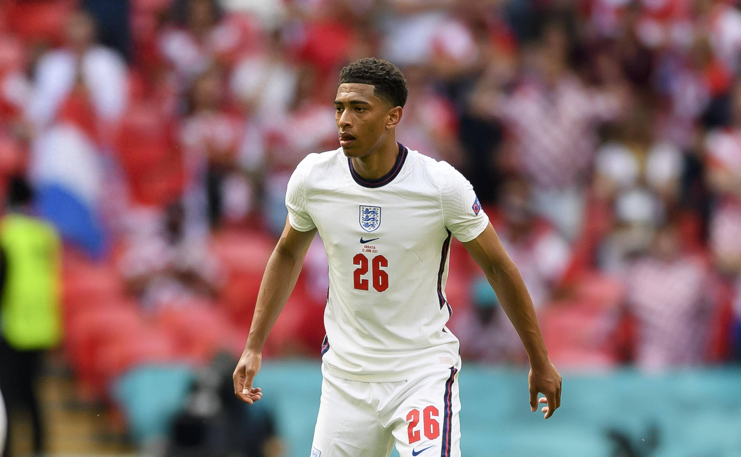 非洲杯战报：姆伯莫献助攻，埃永闪击制胜，喀麦隆1-0加蓬（非洲杯快讯：姆伯莫送妙传，埃永闪击建功，喀麦隆1-0小胜加蓬）