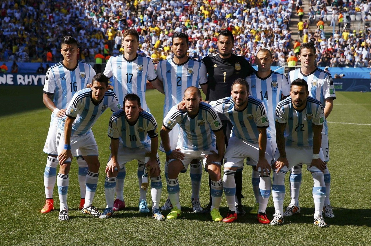 略伦特：我在足球方面很普通，能理解足协与亚马尔之间的问题（略伦特自评平凡：理解足协与亚马尔争议）