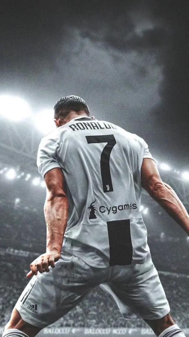 中国足球少年13岁起落后日本，昔日辽足辉煌难再现（中国青训13岁起被日本拉开差距，辽足往日荣光难重现）