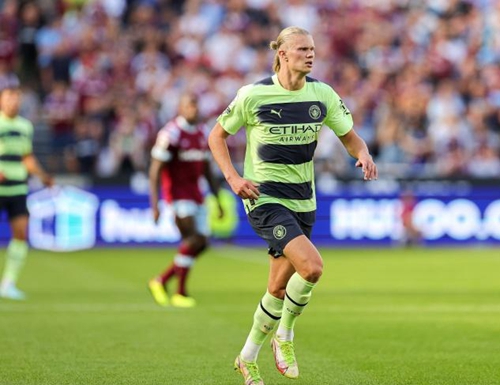 王燊超赛后喊话球迷：明年为第五个冠军拼搏